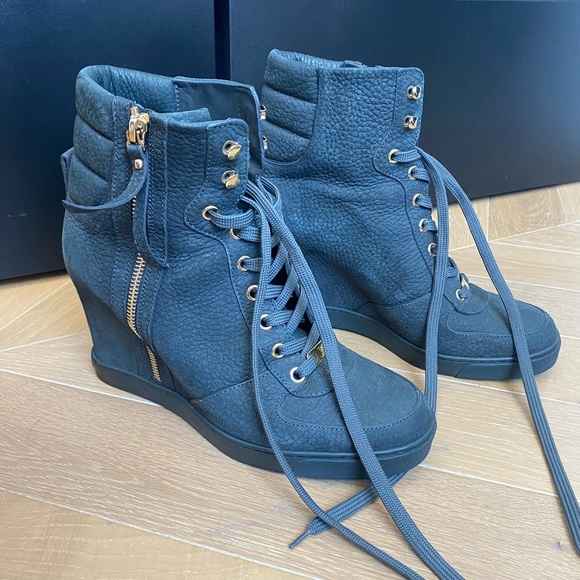 Louis Vuitton boots, high heel, like new - Picture 3 of 7